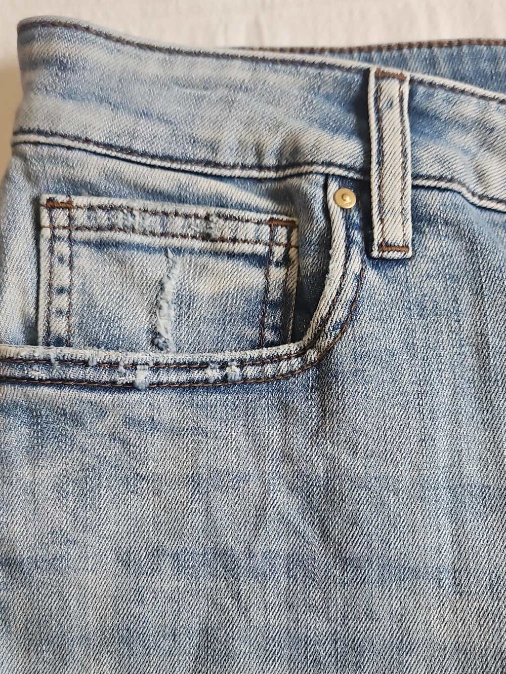 KUT From The Kloth High Rise Hailey Bermuda: Vintage Blue - Picture 10 of 14